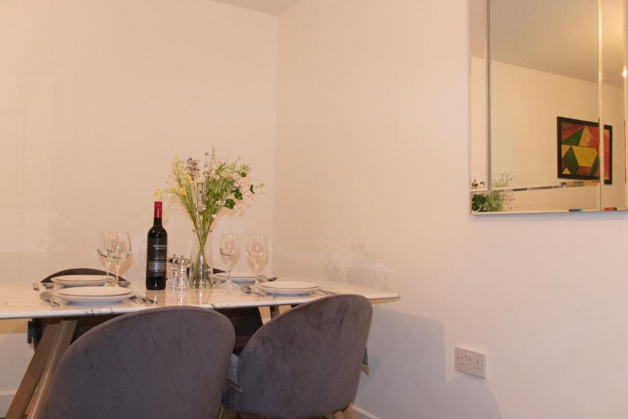 Livestay-Modern Apartment Minutes Away From Heathrow 斯劳 外观 照片
