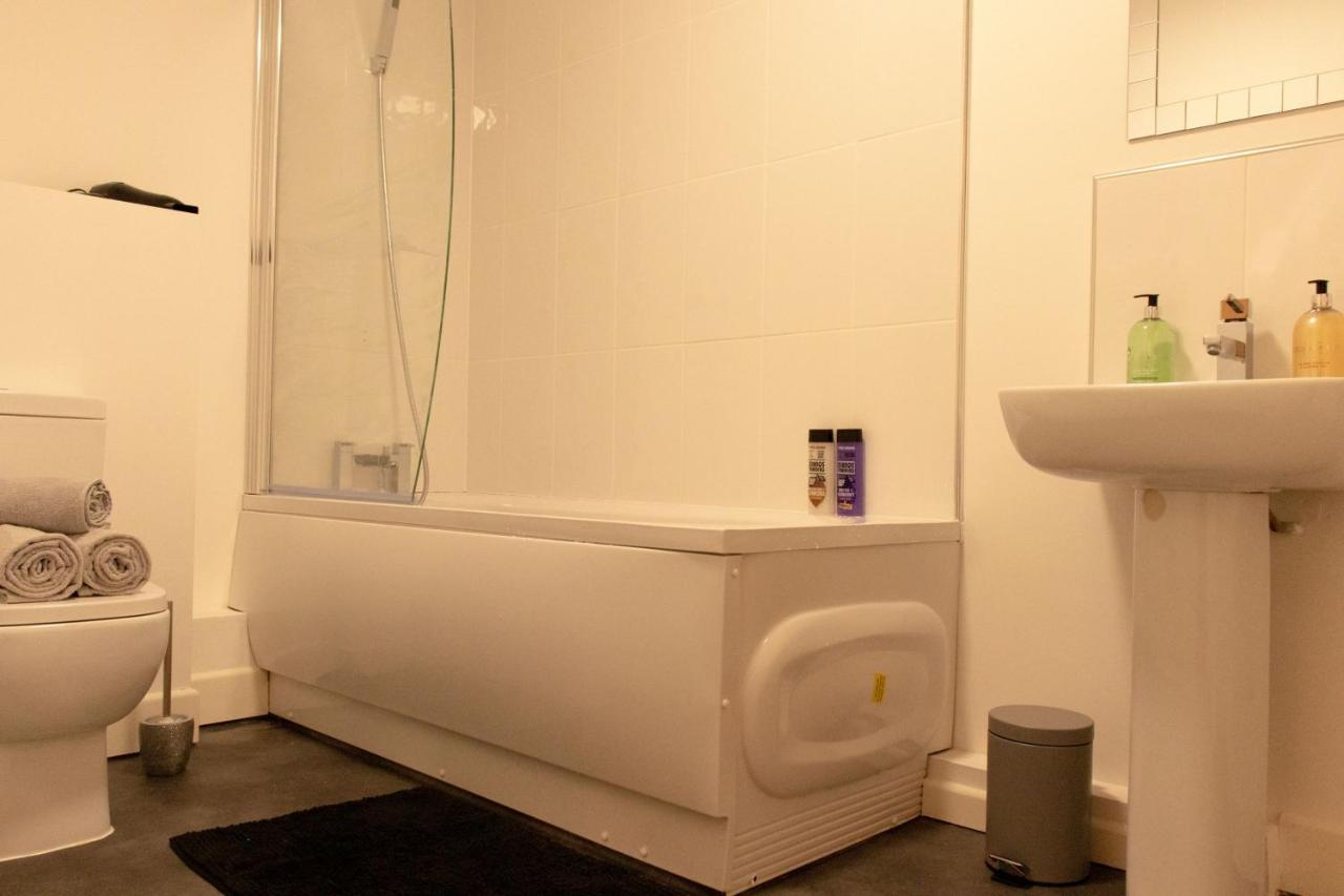 Livestay-Modern Apartment Minutes Away From Heathrow 斯劳 外观 照片